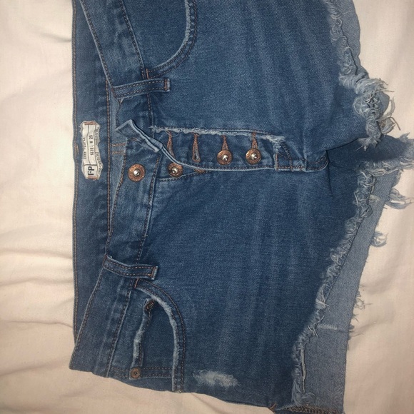 Free People Distressed Denim Shorts - Picture 1 of 4